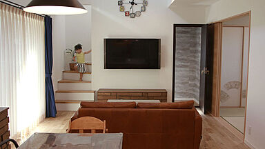 【悠悠ホーム | 健康、快適、長寿命の家】の施工事例「シアタールームや音楽鑑賞としても人気/憧れの地下室と木の香り漂う家」の画像1