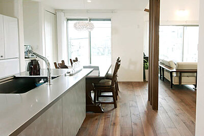 シンプルモダンスタイルのリビング 【悠悠ホーム | 健康、快適、長寿命の家】の事例画像