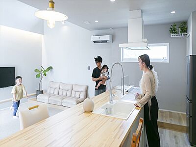 シンプルモダンスタイルのリビング 株式会社 Lib Work 佐賀店の事例画像