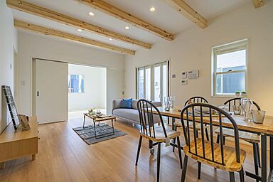 株式会社高栄ホームの施工事例「光の楽家ー生活に彩りをそえる家ー【滋賀県大津市】」の画像1