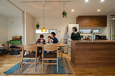 株式会社藍舎の施工事例「水面に映るシカクのイエ」の画像3