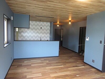 シンプルモダンスタイルのリビング 有限会社 三和建設の事例画像