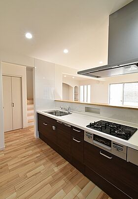 太陽ハウジング株式会社の施工事例「刈谷市 Kさま邸 「まぁるい曲線のアーチ壁のある優しい雰囲気のお家」」の画像2