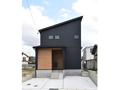 太陽ハウジング株式会社の施工事例「知立市 Mさま邸 「採光の良い2階リビングでお洒落なアイランドキッチンのお家」」の画像