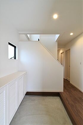 太陽ハウジング株式会社の施工事例「知立市 Mさま邸 「採光の良い2階リビングでお洒落なアイランドキッチンのお家」」の画像6