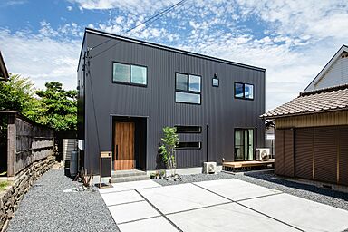 太陽ハウジング株式会社の施工事例「東海市Aさま「子育て夫婦が予算内で叶えたCOOL&モダンなシカクイ家」」の画像