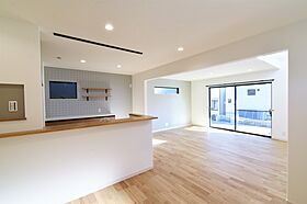 太陽ハウジング株式会社の施工事例「刈谷市Fさま「ところどころに「黒」を配置し、空間全体にまとまりのあるお家」」の画像2