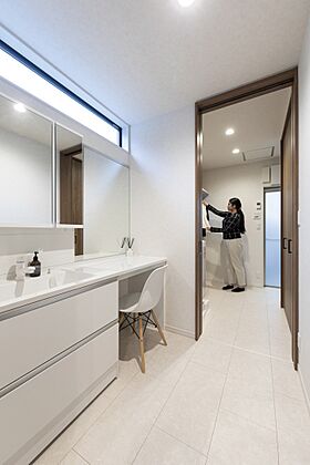 近藤建設株式会社の施工事例「デザインと快適にとことんこだわった、キッチンが主役のゆったり平屋」の画像2