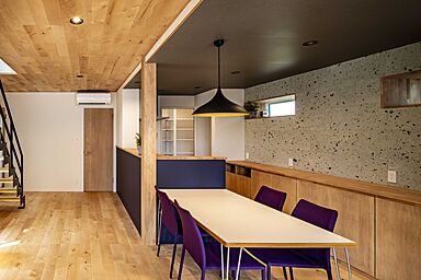 株式会社加度商の施工事例「異素材が調和する白と黒の家」の画像4