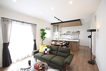 株式会社マスターピースの施工事例「木目×ブラックのナチュラルさとかっこよさを合わせたコーディネート」の画像