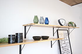 株式会社マスターピースの施工事例「木目×ブラックのナチュラルさとかっこよさを合わせたコーディネート」の画像2