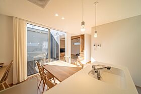 株式会社アニバーサリーホームの施工事例「中庭と暮らす家」の画像2