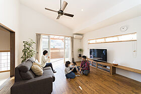 さんわの家の施工事例「開放感と木の温もりに包まれた「平屋のおうち」」の画像1