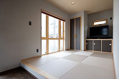 さんわの家の施工事例「シックで落ち着いた、まるでお店のような3階建てのお家」の画像4