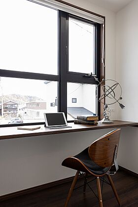 さんわの家の施工事例「吹き抜けがあるヴィンテージハウス」の画像4