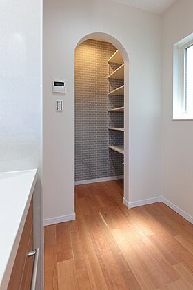 LILY’S HOMEの施工事例「リビングにスケルトン階段があるお家」の画像7