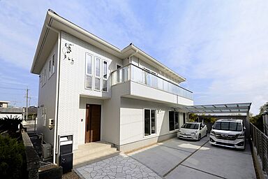 株式会社土屋ホーム 東日本営業本部の施工事例「L字バルコニーから風景を一望できる邸宅」の画像