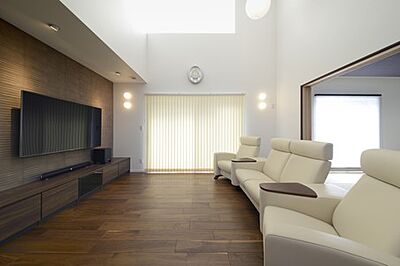 ホテルライクスタイルのリビング 株式会社土屋ホーム 青森支店の事例画像