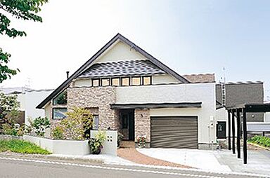 株式会社土屋ホーム 東日本営業本部の施工事例「道内指折りの豪雪地帯の快適、住むほどに使いやすさを実感。」の画像