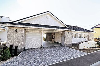 株式会社土屋ホーム 東日本営業本部の施工事例「ガーデンライフを楽しむ平屋、5つの部屋に綿密な収納計画」の画像