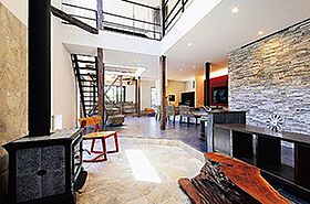 株式会社土屋ホーム 東日本営業本部の施工事例「非日常の時間を楽しむ別荘を、リゾートホテルのイメージで。」の画像1