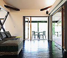 株式会社土屋ホーム 東日本営業本部の施工事例「非日常の時間を楽しむ別荘を、リゾートホテルのイメージで。」の画像3