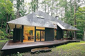 株式会社土屋ホーム 東日本営業本部の施工事例「新しい別荘は寒冷地仕様で、四季を通じて楽しむ軽井沢。」のメイン画像