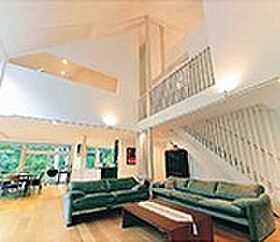 株式会社土屋ホーム 東日本営業本部の施工事例「新しい別荘は寒冷地仕様で、四季を通じて楽しむ軽井沢。」の画像2