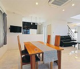 株式会社土屋ホーム 東日本営業本部の施工事例「築50年をシンプルモダンへ、記録的な猛暑の夏も快適に」の画像3