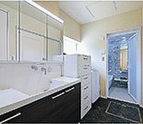 株式会社土屋ホーム 東日本営業本部の施工事例「築50年をシンプルモダンへ、記録的な猛暑の夏も快適に」の画像5