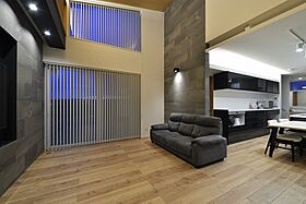 株式会社土屋ホーム 東日本営業本部の施工事例「宮城県仙台市 F様邸 愛車第一に間取を工夫した室内ガレージのある家」の画像1