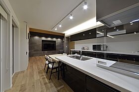 株式会社土屋ホーム 東日本営業本部の施工事例「宮城県仙台市 F様邸 愛車第一に間取を工夫した室内ガレージのある家」の画像4