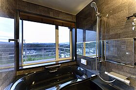 株式会社土屋ホーム 東日本営業本部の施工事例「宮城県仙台市 F様邸 愛車第一に間取を工夫した室内ガレージのある家」の画像5