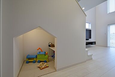 株式会社土屋ホーム 東日本営業本部の施工事例「開放感・快適性・省エネ性+楽しみ多いガレージに大満足の住まい」の画像5