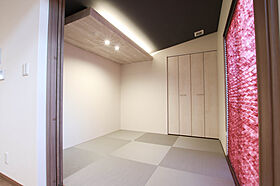 株式会社土屋ホーム 東日本営業本部の施工事例「三面採光と吹き抜けで、明るく開放感あるリビング」の画像2