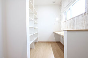 株式会社土屋ホーム 東日本営業本部の施工事例「三面採光と吹き抜けで、明るく開放感あるリビング」の画像6