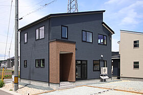 株式会社土屋ホーム 東日本営業本部の施工事例「【上品な黒を使用することで堅実的で親しみのある家】」のメイン画像