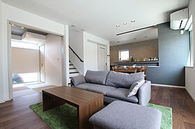 株式会社土屋ホーム 東日本営業本部の施工事例「【上品な黒を使用することで堅実的で親しみのある家】」の画像1