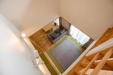 有限会社藤見工務店の施工事例「木の温かみを肌で感じる素材と導線にこだわった家」の画像6