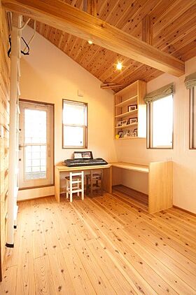 有限会社藤見工務店の施工事例「木の香り漂う、大黒柱がインテリアの家」の画像5