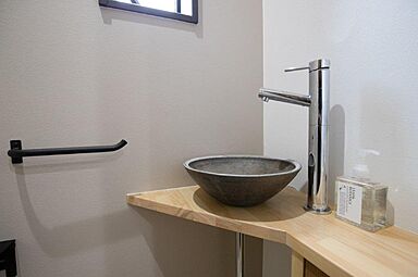 有限会社藤見工務店の施工事例「杉の木にこだわった、生活がエコになる家」の画像4