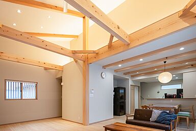 有限会社藤見工務店の施工事例「子どもの笑顔が広がる「あそび」が詰まった木の家」の画像8