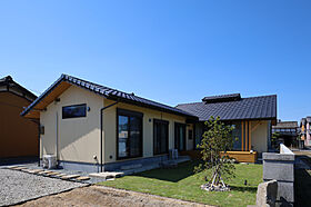 有限会社藤見工務店の施工事例「一日中家にいたくなるくつろぎの家」のメイン画像