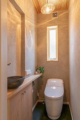 有限会社藤見工務店の施工事例「木の命が息づく、自然と暮らす究極の1.5階建ての家 香芝市I様邸新築」の画像3