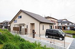 有限会社藤見工務店の施工事例「2階からLDKを見渡す、明るい空間設計の家」の画像