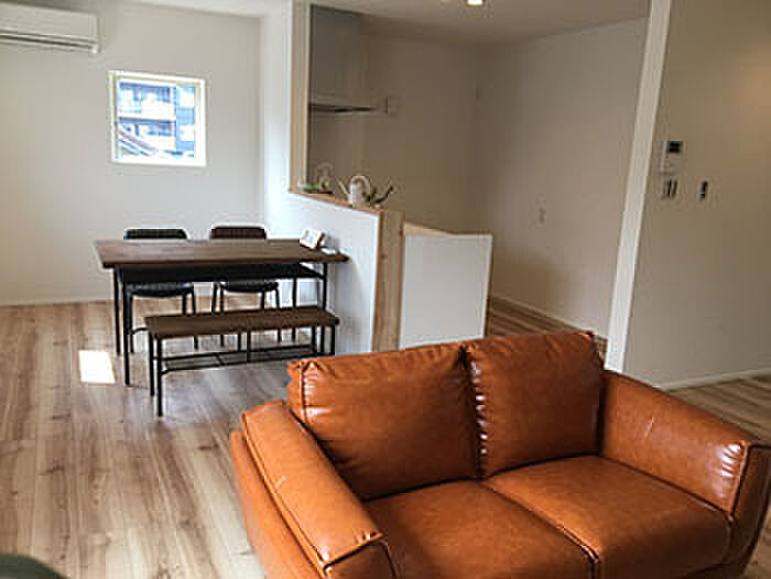 鬼丸ホーム株式会社の公式画像_リビング3