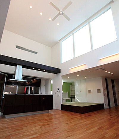 ホテルライクスタイルのリビング 鬼丸ホーム株式会社の事例画像