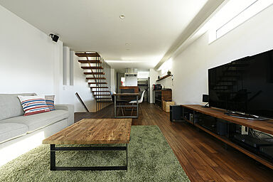 株式会社タイコーアーキテクトの施工事例「敷地18坪・狭小三階建てのパッシブハウス」の画像1