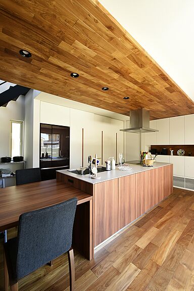 株式会社タイコーアーキテクトの施工事例「中庭を囲むL字型のパッシブデザイン住宅」の画像3