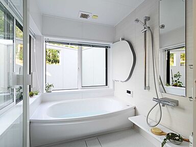 株式会社タイコーアーキテクトの施工事例「吹き抜けが視線を繋ぐ 緑豊かな 3つの塔の家」の画像6